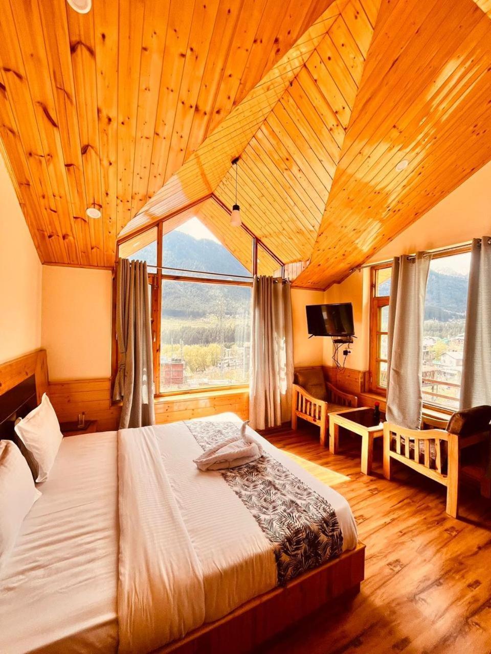 Hotel The Rohtang Chalet à Manāli Extérieur photo