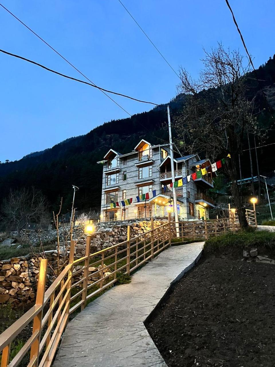 Hotel The Rohtang Chalet à Manāli Extérieur photo