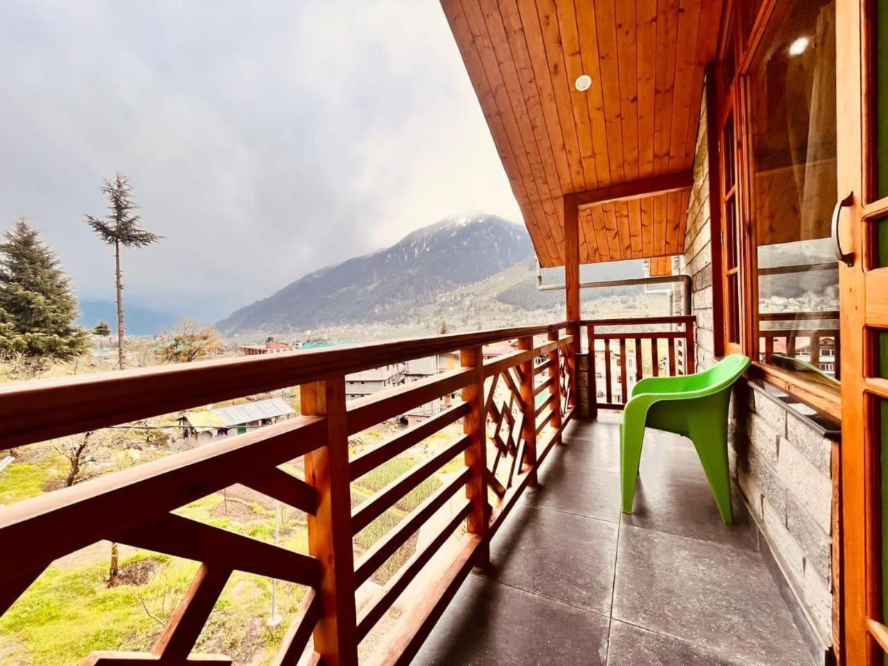 Hotel The Rohtang Chalet à Manāli Extérieur photo