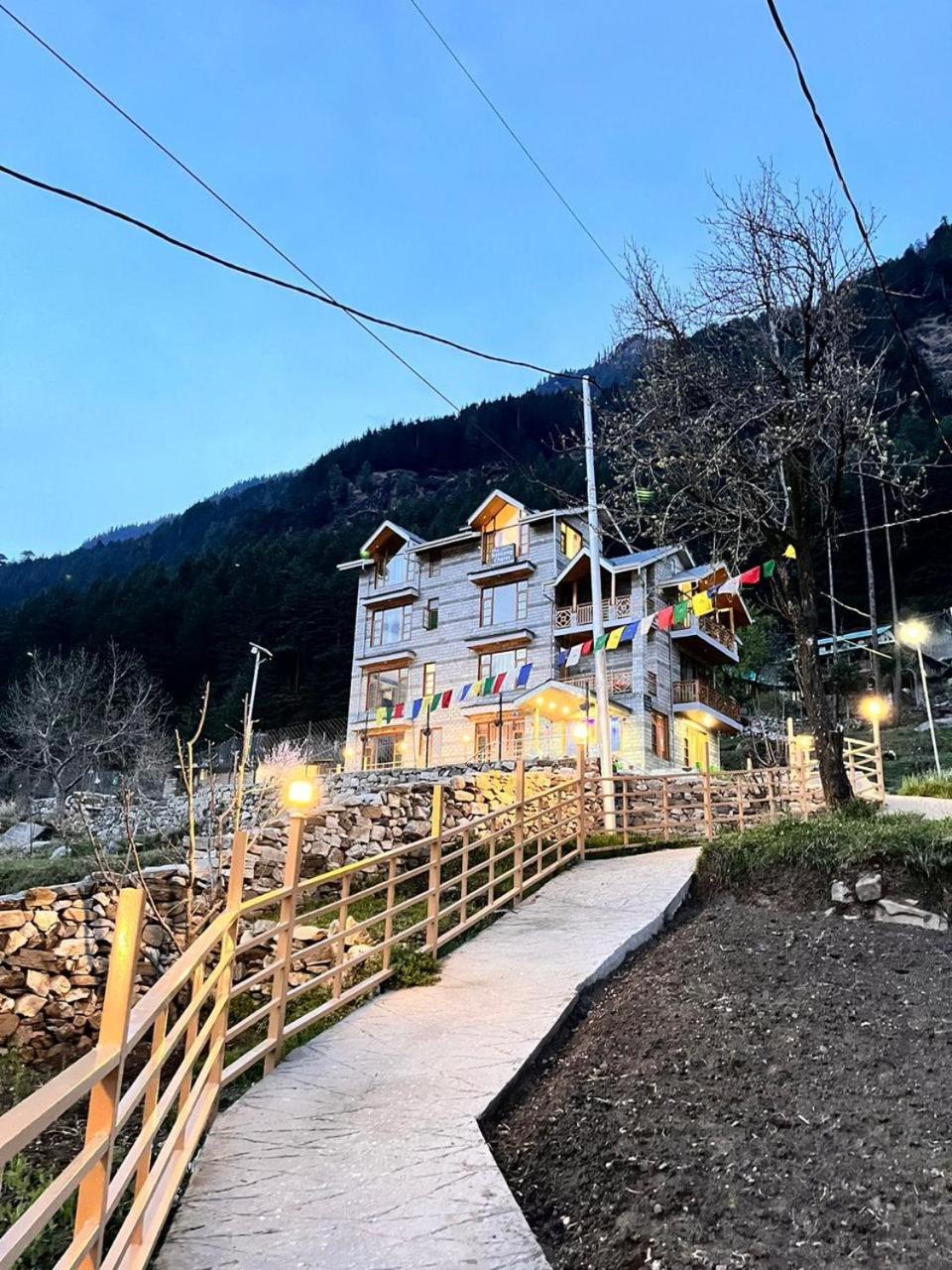 Hotel The Rohtang Chalet à Manāli Extérieur photo